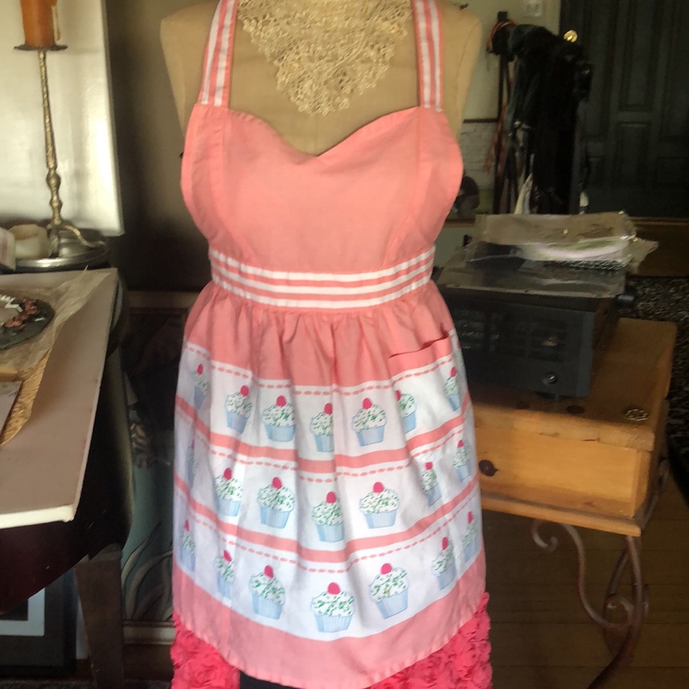 Girls apron Martha Stewart collection